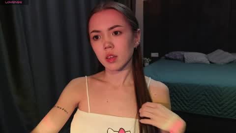 sweetieee_kira online show from April 29, 2026, 3:10 am