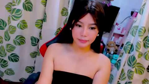 Nicole online show from May 12, 2026, 11:35 pm