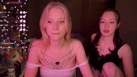 Eva and Lisa online show from September 19, 2025, 6:30 pm