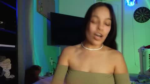 Snapshot of sweetieslikebutter chatting on November 14, 2025, 6:01 am Blu Sweets online show from November 14, 2025, 6:01 am