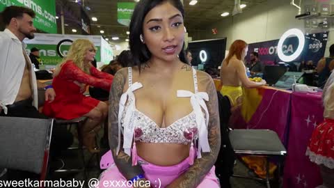 Snapshot of sweetkarmababy chatting on December 7, 2024, 2:09 am Karma Sutra sweetkarmababy online show from December 7, 2024, 2:09 am