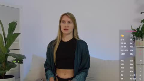 Snapshot of sweetkira1 chatting on September 24, 2025, 1:36 pm SweetKira1 online show from September 24, 2025, 1:36 pm