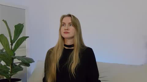 Snapshot of sweetkira1 chatting on October 11, 2025, 2:04 pm SweetKira1 online show from October 11, 2025, 2:04 pm