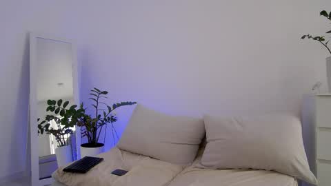 Snapshot of sweetkira1 chatting on March 24, 2026, 6:29 am SweetKira1 online show from March 24, 2026, 6:29 am