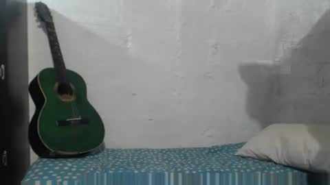 Snapshot of sweetlatinakim chatting on March 31, 2026, 12:45 am Camilo online show from March 31, 2026, 12:45 am