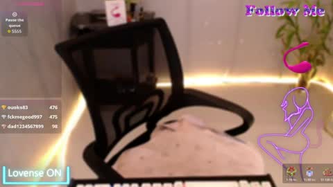 Snapshot of sweetleah_1998 chatting on July 15, 2026, 4:40 am Leah online show from July 15, 2026, 4:40 am