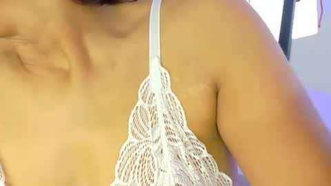 Azulandvioleta online show from July 28, 2026, 2:46 pm