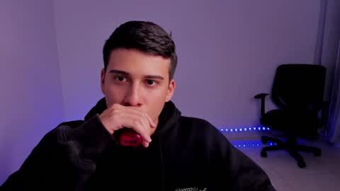 Snapshot of sweetlian_04 chatting on January 14, 2025, 4:57 am Lian online show from January 14, 2025, 4:57 am