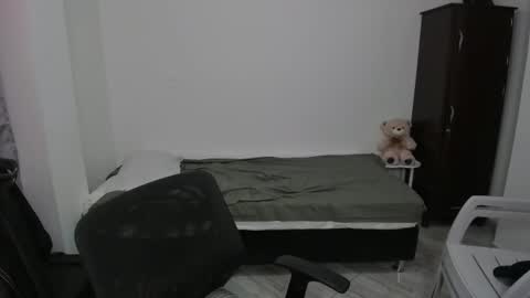 Lian online show from December 16, 2025, 1:43 am