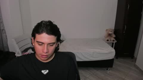 Lian online show from December 19, 2025, 2:40 am