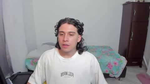 Snapshot of sweetlian_04 chatting on May 17, 2026, 12:41 am Lian online show from May 17, 2026, 12:41 am