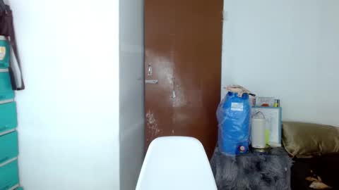 Snapshot of sweetlilly_18 chatting on December 11, 2024, 2:19 am Lilly online show from December 11, 2024, 2:19 am