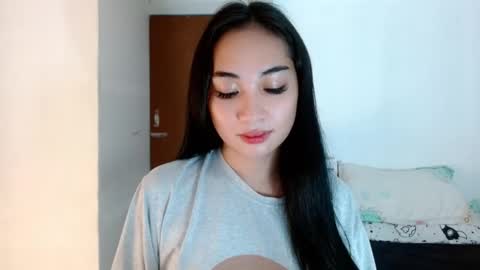 Snapshot of sweetlilly_18 chatting on December 18, 2024, 3:11 pm Lilly online show from December 18, 2024, 3:11 pm