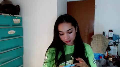 Snapshot of sweetlilly_18 chatting on December 22, 2024, 11:31 pm Lilly online show from December 22, 2024, 11:31 pm