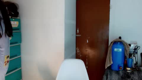 Snapshot of sweetlilly_18 chatting on January 12, 2025, 12:23 pm Lilly online show from January 12, 2025, 12:23 pm