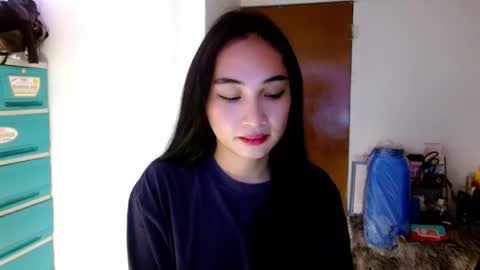 Snapshot of sweetlilly_18 chatting on January 22, 2025, 12:06 pm Lilly online show from January 22, 2025, 12:06 pm