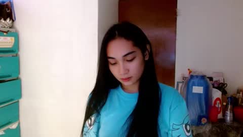 Snapshot of sweetlilly_18 chatting on January 26, 2025, 1:36 pm Lilly online show from January 26, 2025, 1:36 pm