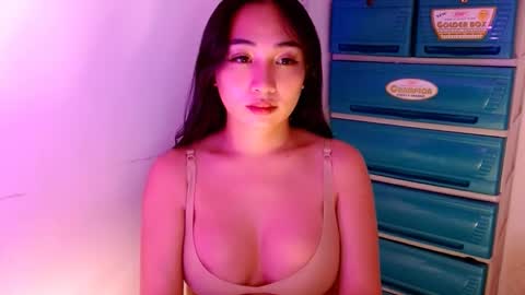 Snapshot of sweetlilly_18 chatting on September 13, 2025, 4:07 pm Lilly online show from September 13, 2025, 4:07 pm