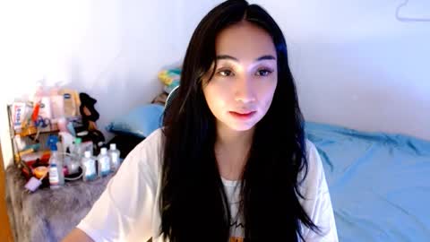 Snapshot of sweetlilly_18 chatting on November 9, 2025, 5:39 am Lilly online show from November 9, 2025, 5:39 am