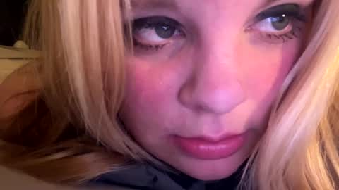 Snapshot of sweetlisa92 chatting on January 7, 2025, 12:13 am Lisa online show from January 7, 2025, 12:13 am