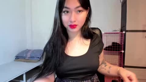 Snapshot of sweetlovepinay04 chatting on December 5, 2024, 6:54 am Zoe online show from December 5, 2024, 6:54 am