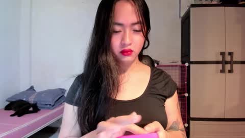 Snapshot of sweetlovepinay04 chatting on December 5, 2024, 7:28 pm Zoe online show from December 5, 2024, 7:28 pm