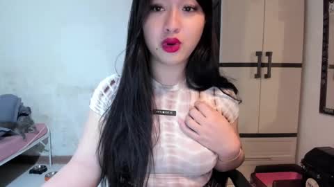 Snapshot of sweetlovepinay04 chatting on February 23, 2025, 9:48 pm Zoe online show from February 23, 2025, 9:48 pm