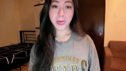 Snapshot of sweetlovepinay04 chatting on September 18, 2025, 2:57 am Zoe online show from September 18, 2025, 2:57 am