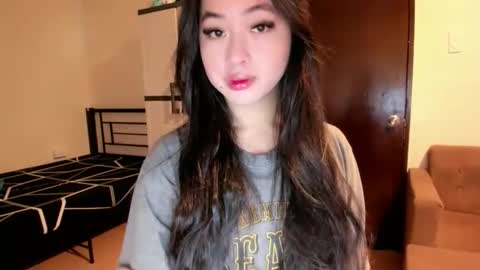 Snapshot of sweetlovepinay04 chatting on September 21, 2025, 3:35 pm Zoe online show from September 21, 2025, 3:35 pm