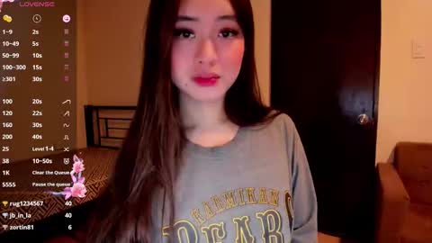 Snapshot of sweetlovepinay04 chatting on November 11, 2025, 4:23 am Zoe online show from November 11, 2025, 4:23 am