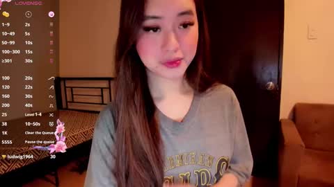 Snapshot of sweetlovepinay04 chatting on November 13, 2025, 4:55 am Zoe online show from November 13, 2025, 4:55 am