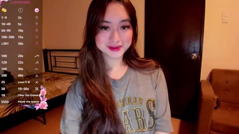 Snapshot of sweetlovepinay04 chatting on November 19, 2025, 2:17 pm Zoe online show from November 19, 2025, 2:17 pm