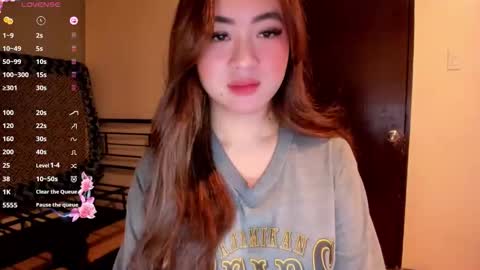 Snapshot of sweetlovepinay04 chatting on May 25, 2026, 3:01 am Zoe online show from May 25, 2026, 3:01 am