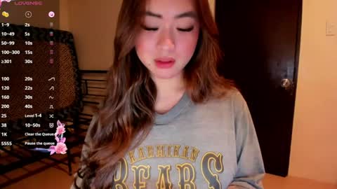 Zoe online show from June 19, 2026, 5:06 pm