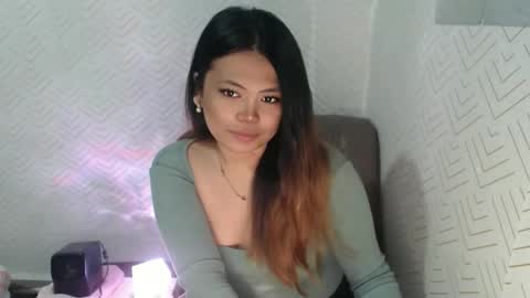 Snapshot of sweetlover_nicole chatting on May 12, 2026, 7:11 pm NICOLE online show from May 12, 2026, 7:11 pm