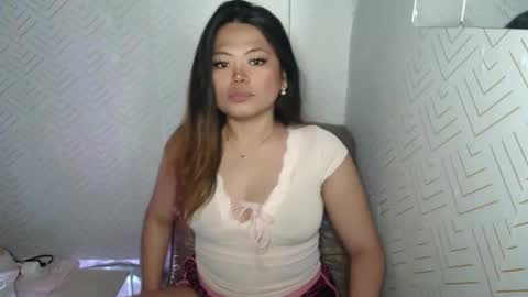 Snapshot of sweetlover_nicole chatting on May 18, 2026, 9:09 pm NICOLE online show from May 18, 2026, 9:09 pm