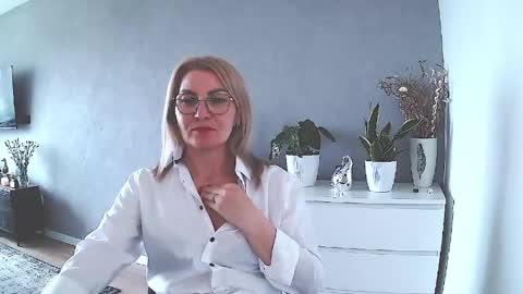 sweetmarthaaa online show from May 14, 2026, 12:23 pm