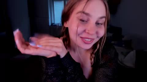 Mila online show from February 20, 2025, 2:46 pm