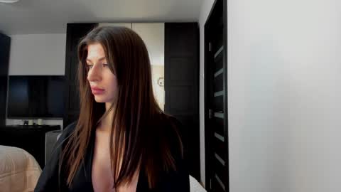 Nicole online show from January 7, 2025, 7:31 am