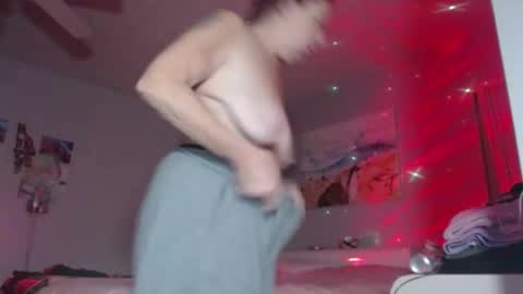 Snapshot of sweetnissapril chatting on February 25, 2025, 3:31 am April online show from February 25, 2025, 3:31 am