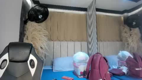 Snapshot of sweetnova_ chatting on June 13, 2026, 2:31 am Sweet Nova online show from June 13, 2026, 2:31 am