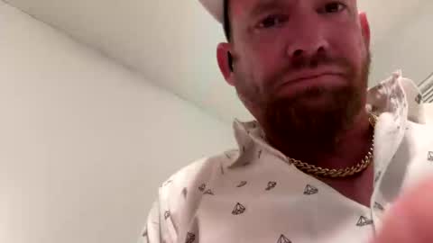 Snapshot of sweetnsexy95 chatting on October 14, 2025, 4:35 am WeAim2PZzz online show from October 14, 2025, 4:35 am