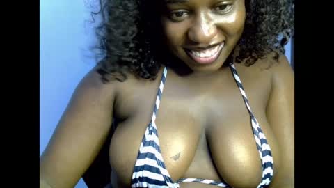 Snapshot of sweetpetitgirl chatting on May 10, 2026, 7:52 pm LILY BRANDY online show from May 10, 2026, 7:52 pm