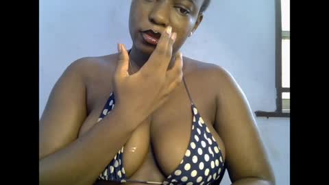 Snapshot of sweetpetitgirl chatting on May 16, 2026, 7:38 am LILY BRANDY online show from May 16, 2026, 7:38 am