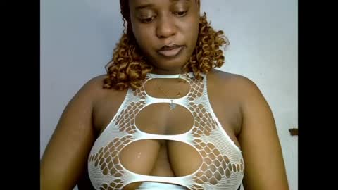 Snapshot of sweetpetitgirl chatting on May 25, 2026, 8:26 pm LILY BRANDY online show from May 25, 2026, 8:26 pm