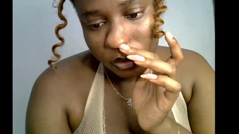 Snapshot of sweetpetitgirl chatting on June 6, 2026, 8:13 pm LILY BRANDY online show from June 6, 2026, 8:13 pm