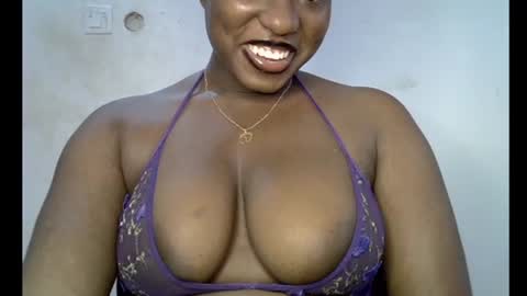 Snapshot of sweetpetitgirl chatting on July 6, 2026, 5:59 pm LILY BRANDY online show from July 6, 2026, 5:59 pm
