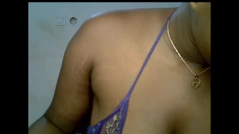 Snapshot of sweetpetitgirl chatting on July 8, 2026, 10:47 pm LILY BRANDY online show from July 8, 2026, 10:47 pm