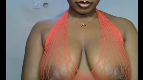 Snapshot of sweetpetitgirl chatting on July 10, 2026, 7:27 pm LILY BRANDY online show from July 10, 2026, 7:27 pm