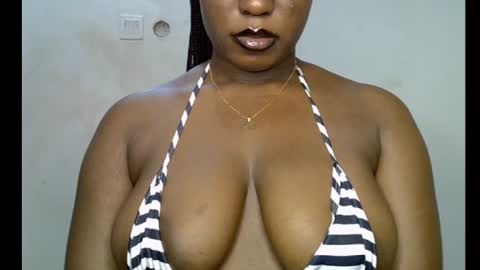 Snapshot of sweetpetitgirl chatting on July 12, 2026, 8:22 pm LILY BRANDY online show from July 12, 2026, 8:22 pm
